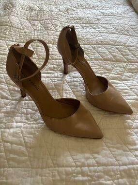 Lucky Brand Tan Pointed Toe Ankle-Strap Pumps